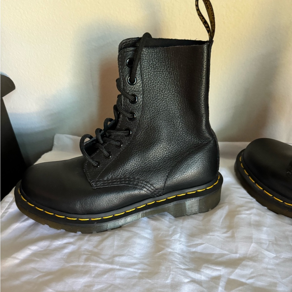 Doc Martens-Virginia boots-women’s leather boots
